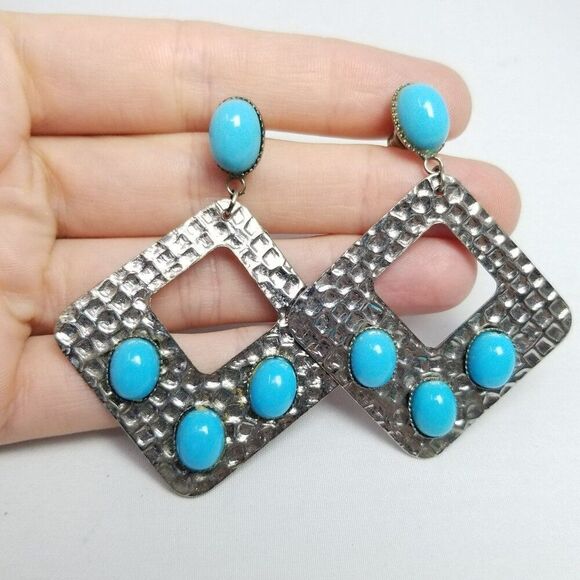 Vintage Blue Cabochon and Silver Tone Dangle Earrings, Hammered Textured, Estate - Picture 5 of 6